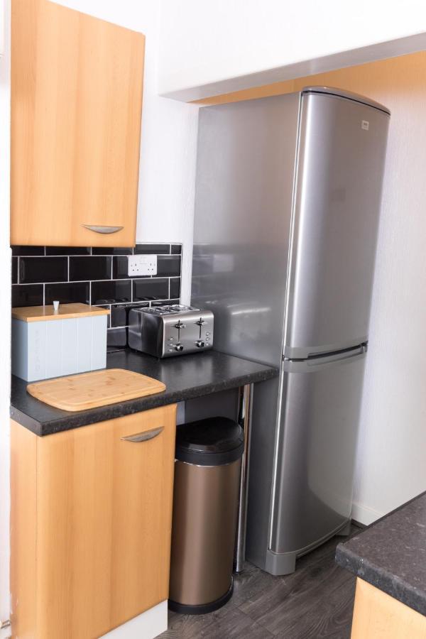 Entire House - 2 Bedroom - 3 Bed - Free Wifi - Tv Clayton-le-Moors ภายนอก รูปภาพ