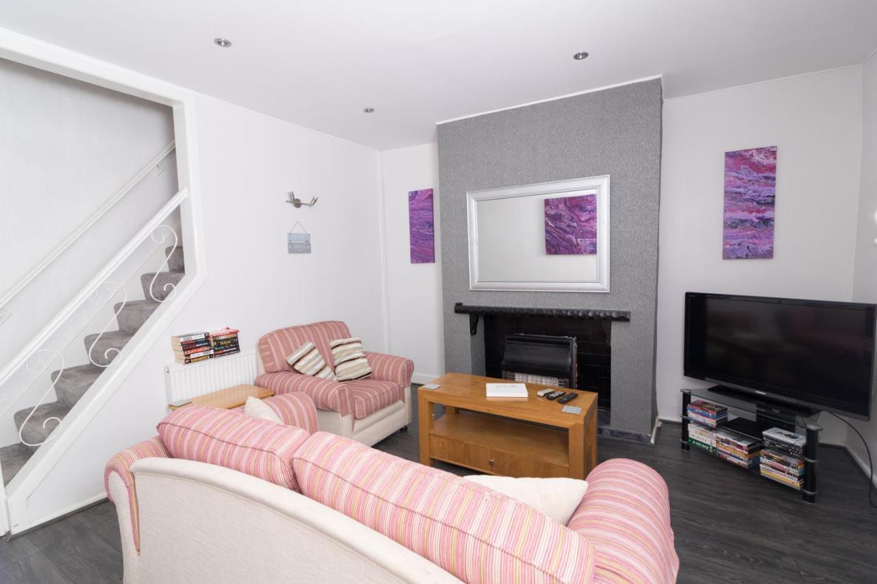Entire House - 2 Bedroom - 3 Bed - Free Wifi - Tv Clayton-le-Moors ภายนอก รูปภาพ